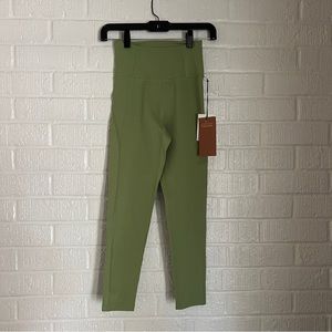 Girlfriend Collective Kiwi High Rise Compressive Leggings XS NWT Green